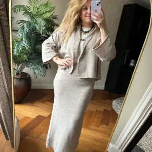 Knitwear set rok en top - taupe